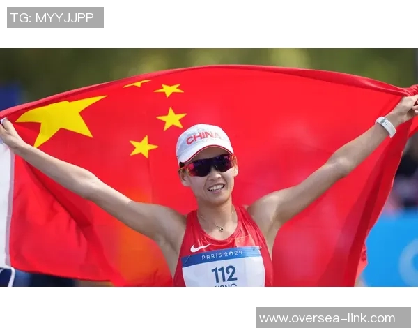 中国队成功晋级奥运帆船决赛赛场风光如画激动人心胜利瞬间尽显荣耀