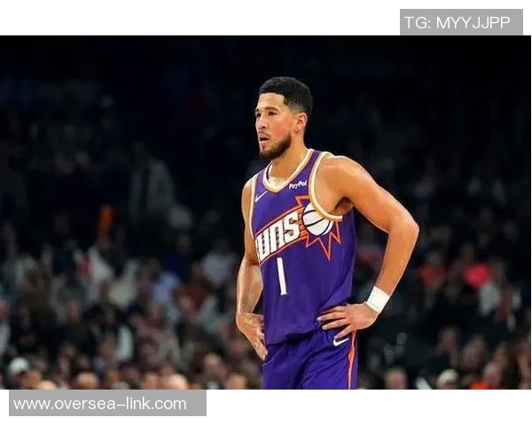 战术解析:布克如何在比赛中掌控节奏并主宰局势